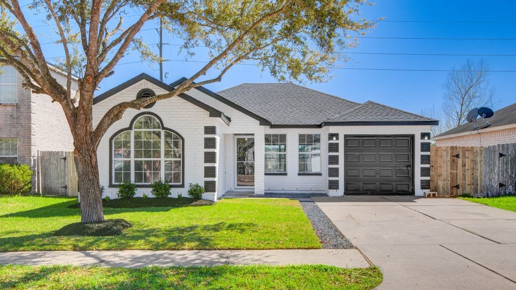 12610 Rio Bravo Street Rosharon, TX 77583 - Photo 2 of 33