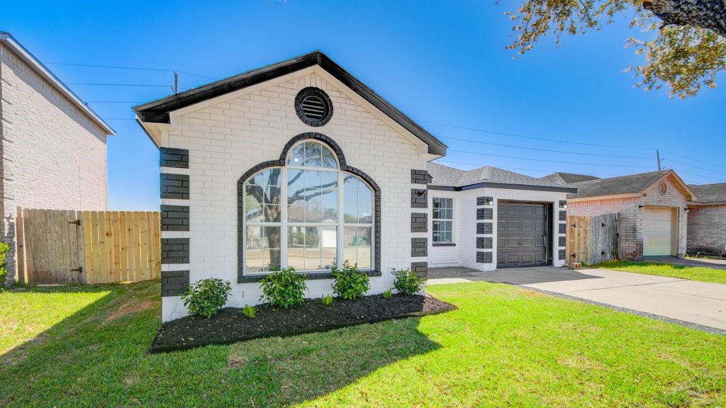 12610 Rio Bravo Street Rosharon, TX 77583 - Photo 5 of 33