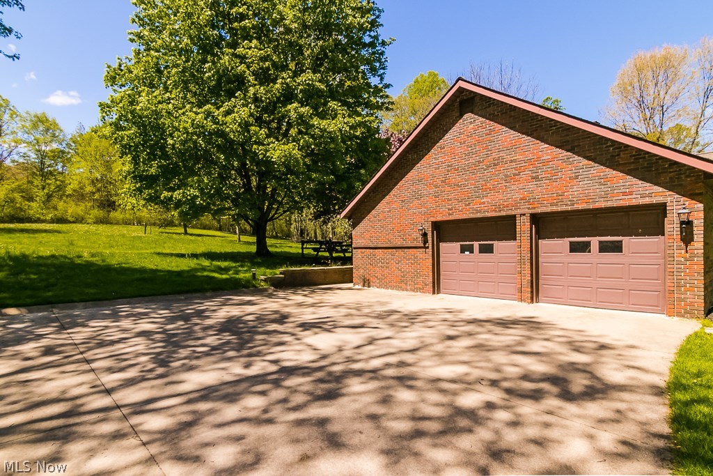 12386 Sperry Road Chesterland, OH 44026 - Photo 2 of 31