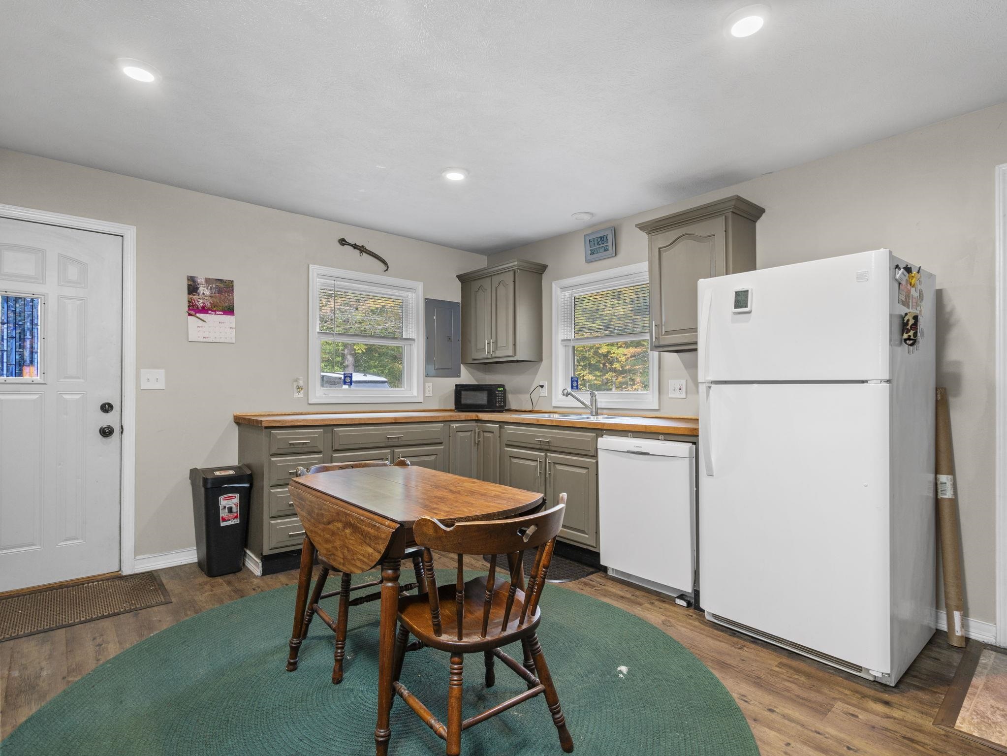 2190 34 Road Cadillac, MI 49601 - Photo 5 of 30