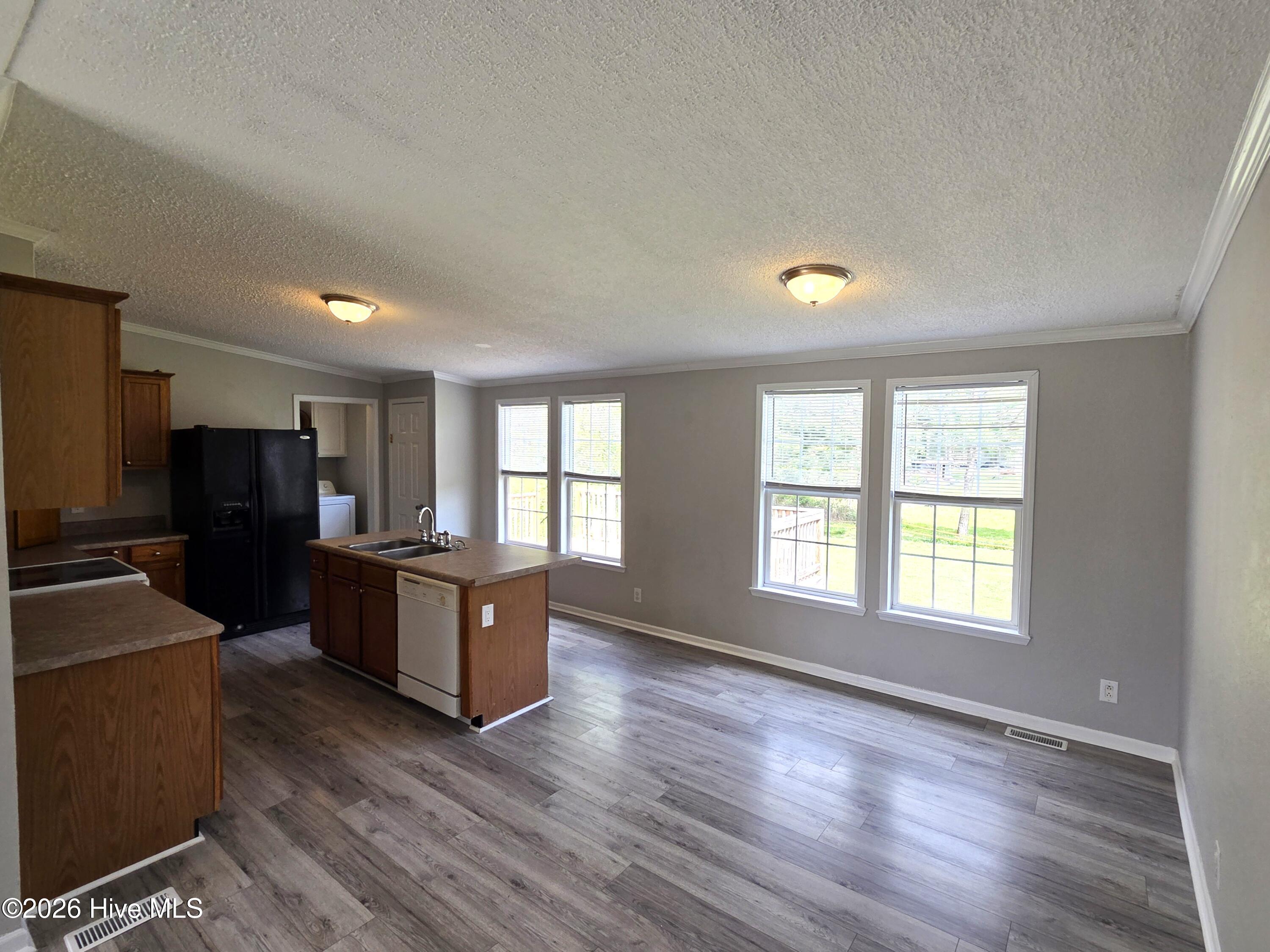 361 Fowler Manning Road Richlands, NC 28574 - Photo 12 of 35 Kitchen/Dining