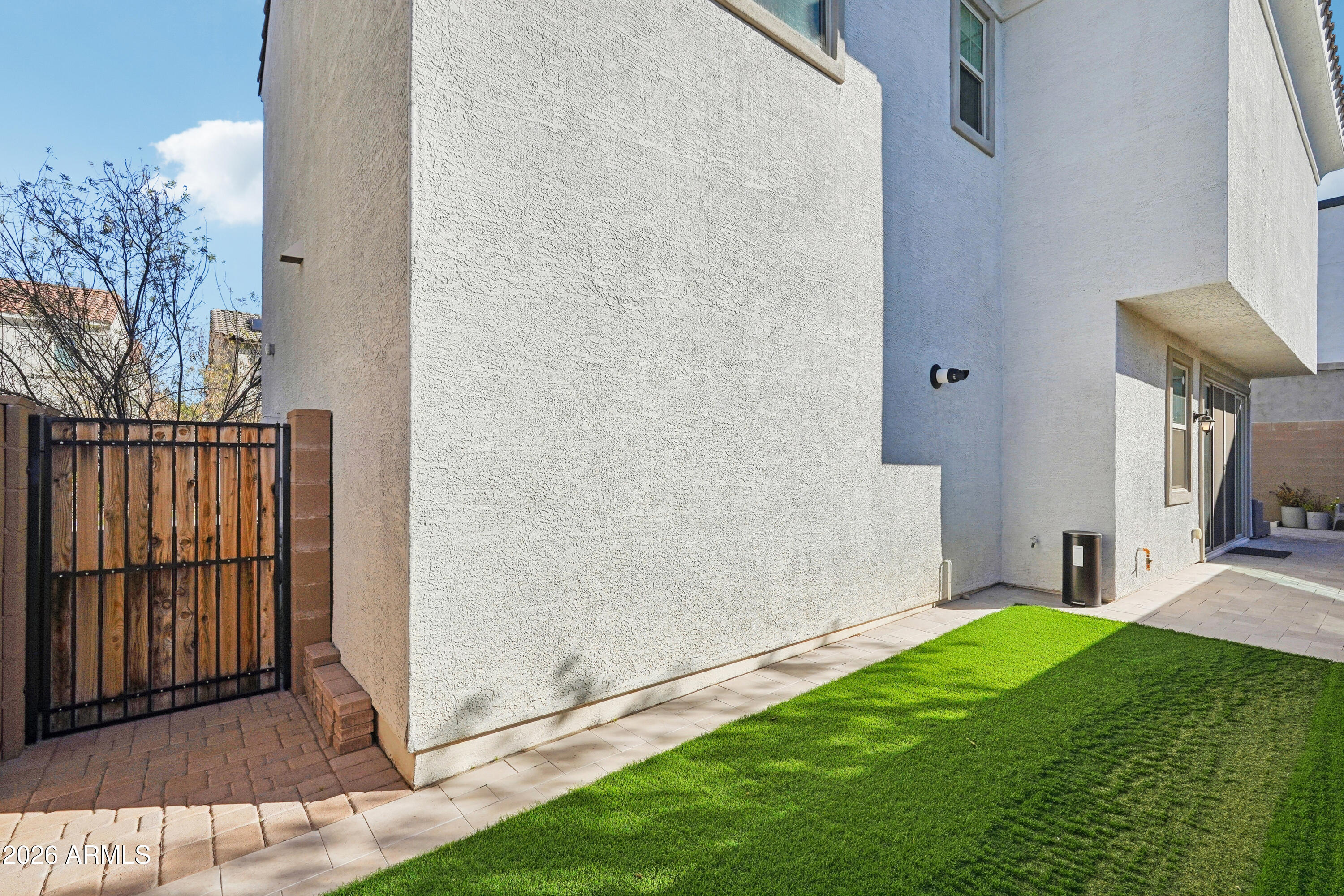 17153 North 10th Street Phoenix, AZ 85022 - Photo 6 of 48 a view of backyard with tub
