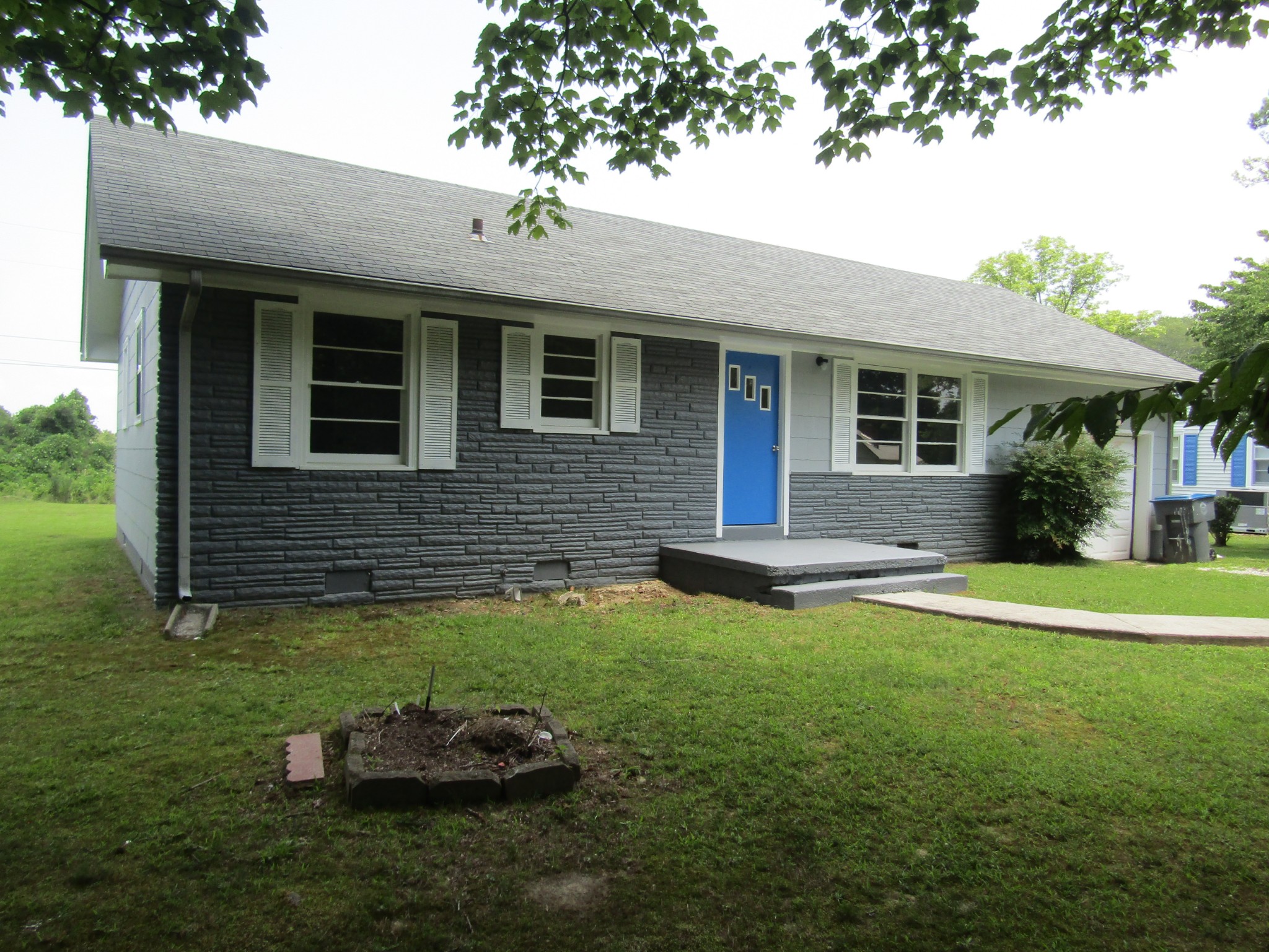 614 Riverside Drive Manchester, TN 37355 - Photo 1 of 18 Gallery Image 1