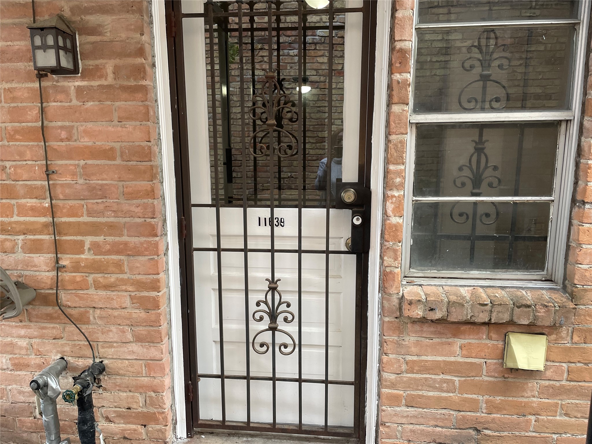 11639 Chimney Rock Road, Unit A Houston, TX 77035 - Photo 4 of 11 Back Entrance