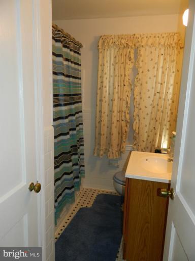 773 North Woodington Road Baltimore, MD 21229 - Photo 14 of 26 Bath