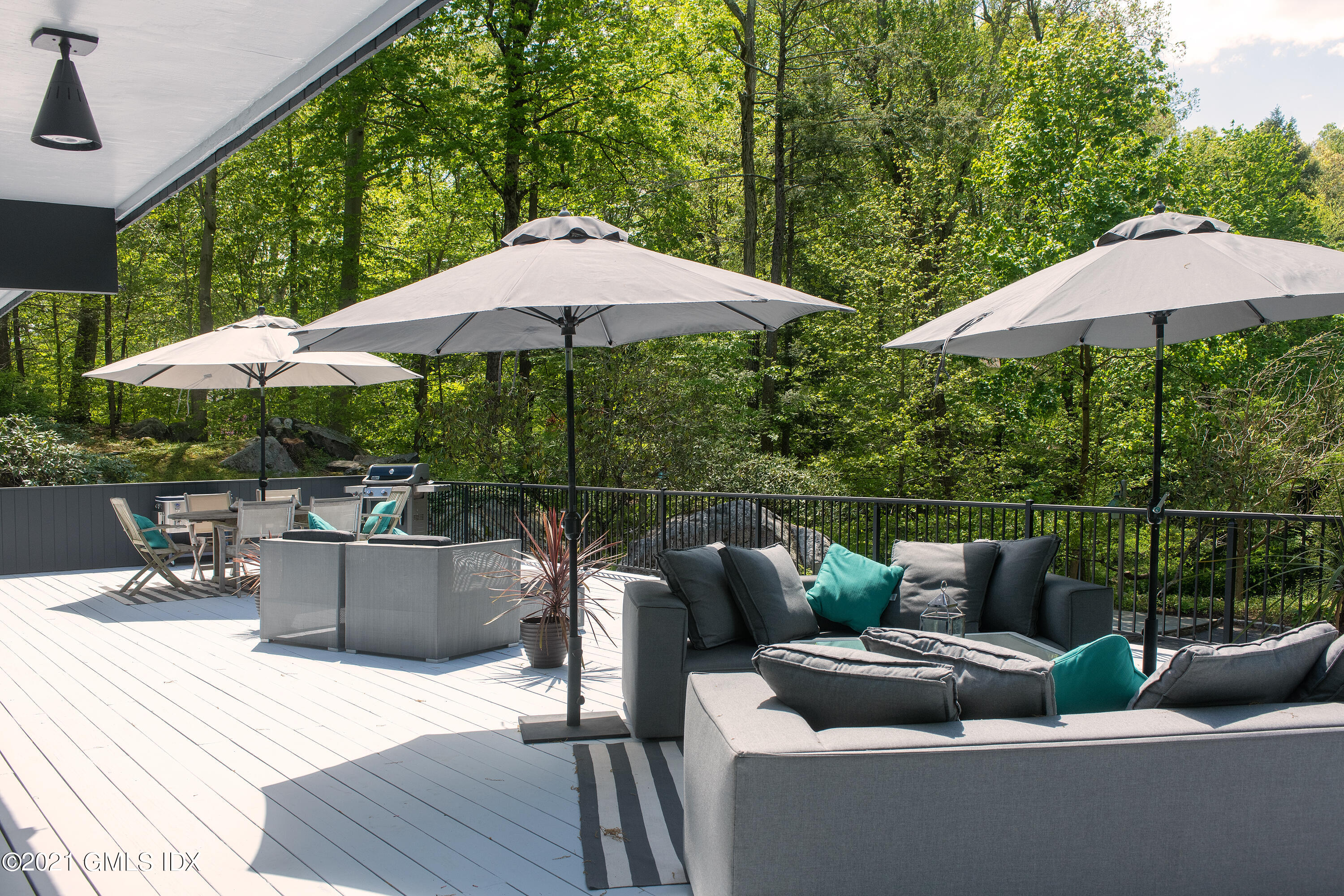 51 Pine Ridge Road Greenwich, CT 06830 - Photo 17 of 25 051121DSC_5363