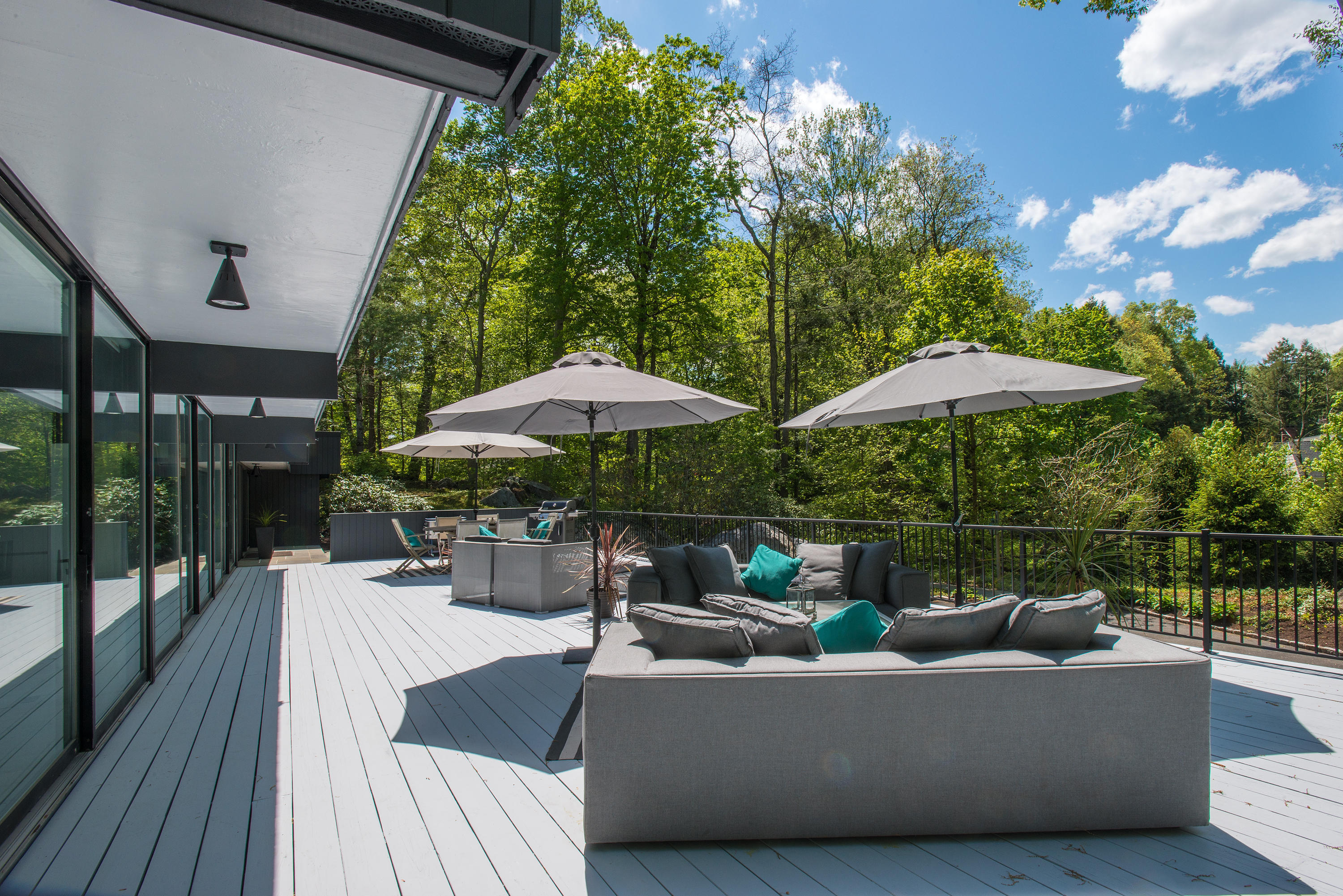 51 Pine Ridge Road Greenwich, CT 06830 - Photo 18 of 25 051121_D8E0180