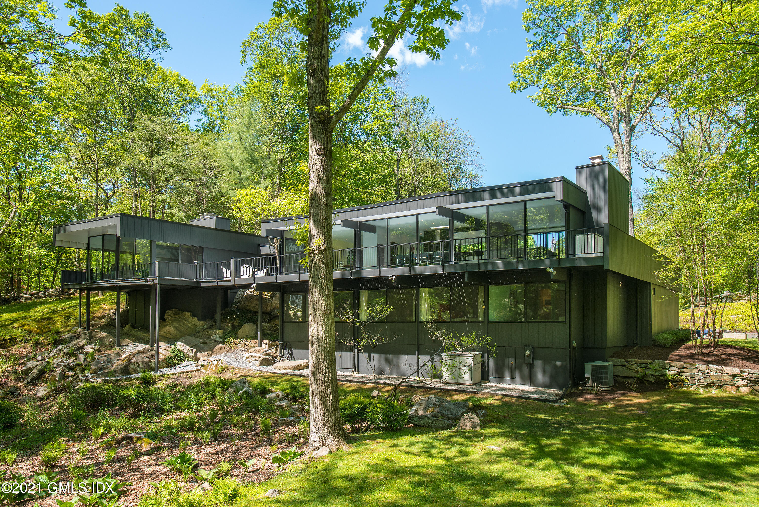 51 Pine Ridge Road Greenwich, CT 06830 - Photo 20 of 25 051121_D8E9946