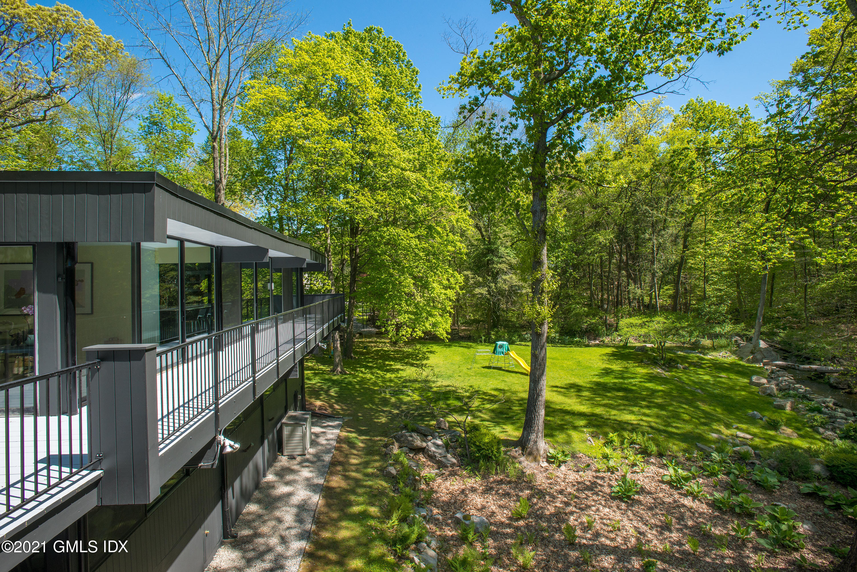 51 Pine Ridge Road Greenwich, CT 06830 - Photo 21 of 25 051121_D8E9942