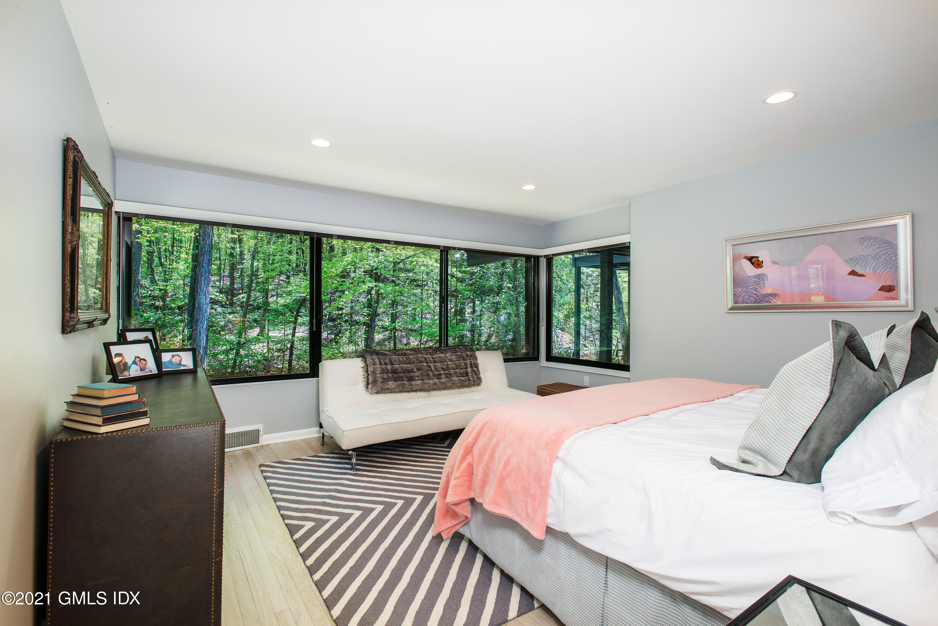 51 Pine Ridge Road Greenwich, CT 06830 - Photo 8 of 25 051112-P13