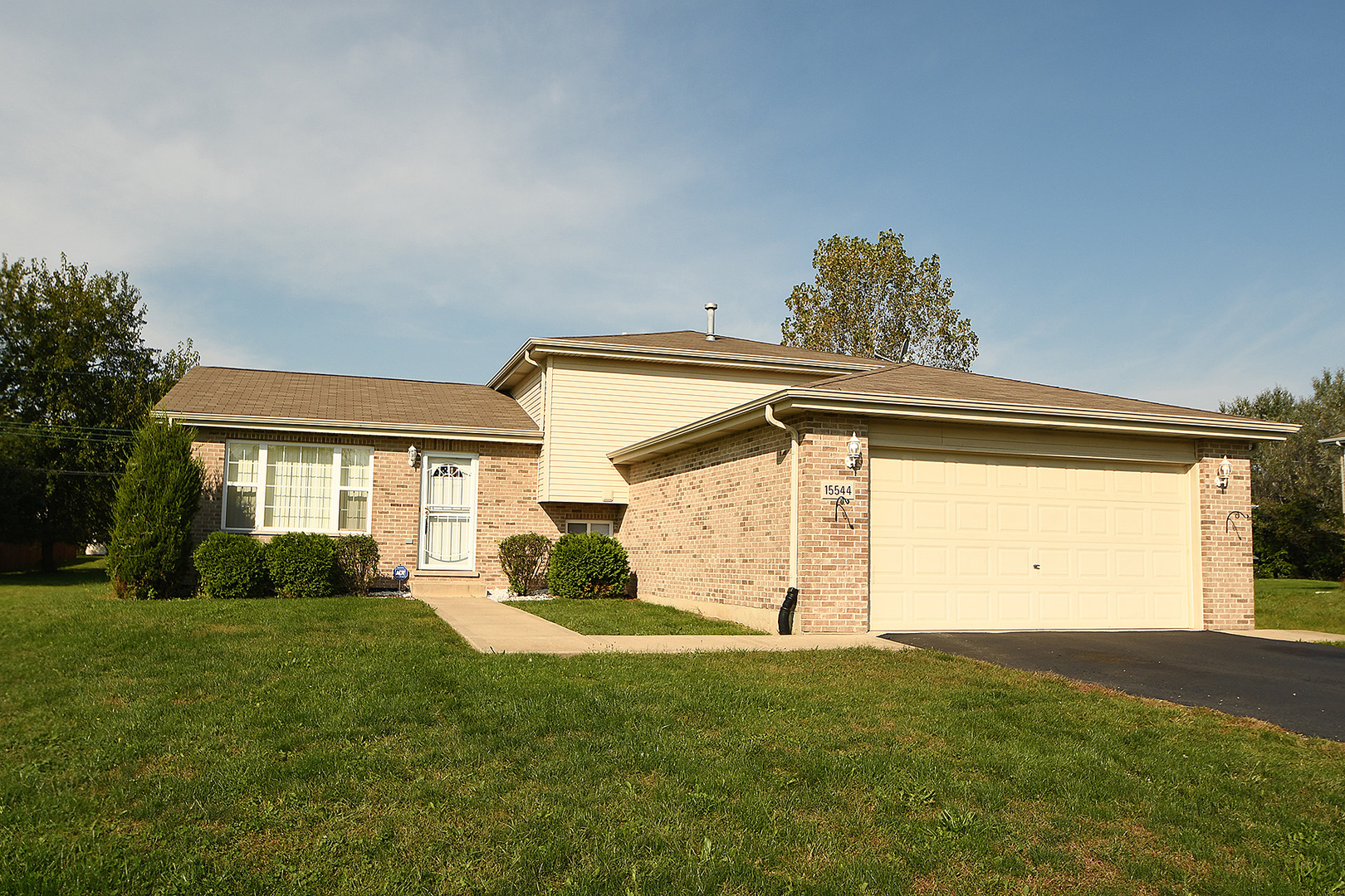 15544 Turner Avenue Markham, IL 60428 - Photo 2 of 21