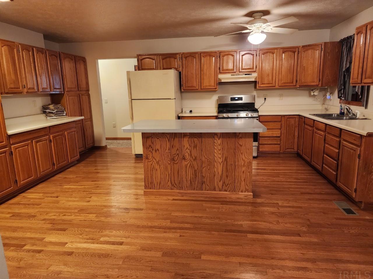 951 West Kelley Road Frankfort, IN 46041 - Photo 12 of 20 Gallery Image 12
