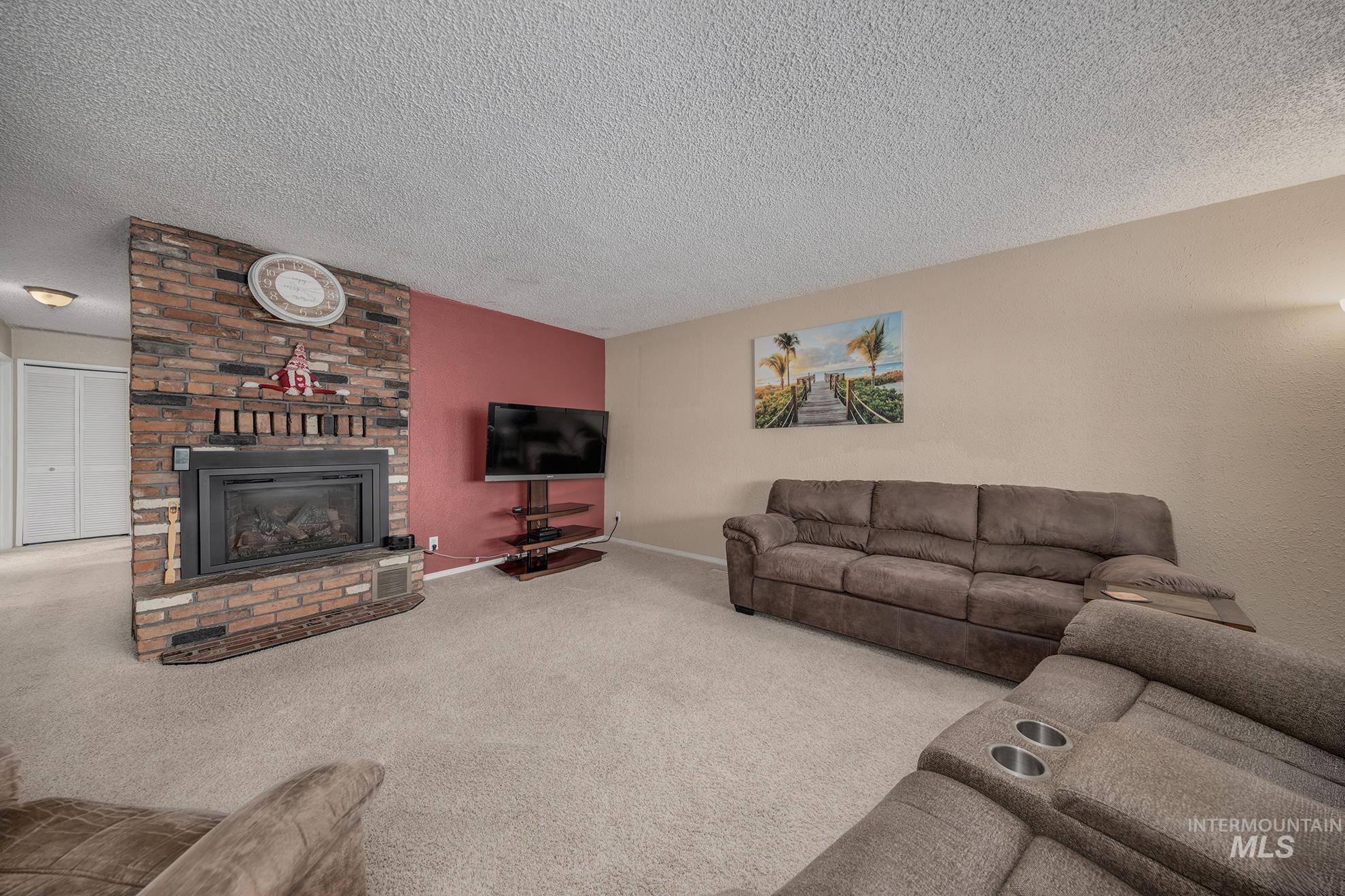 611 West Indianhead Road Weiser, ID 83672 - Photo 5 of 37