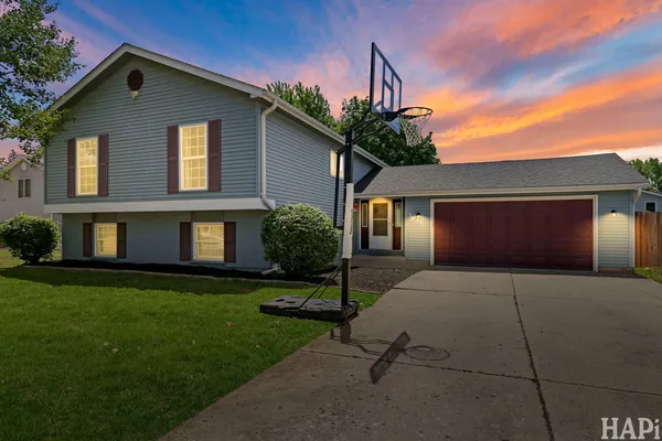 $384,900 | 3615 West Drake Court, McHenry, IL 60050