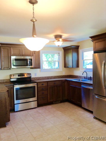 1484 Laurens Road Gloucester Point, VA 23062 - Photo 7 of 36