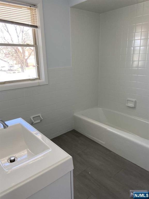 344 Rochelle Avenue, Unit 2 Rochelle Park, NJ 07662 - Photo 8 of 12