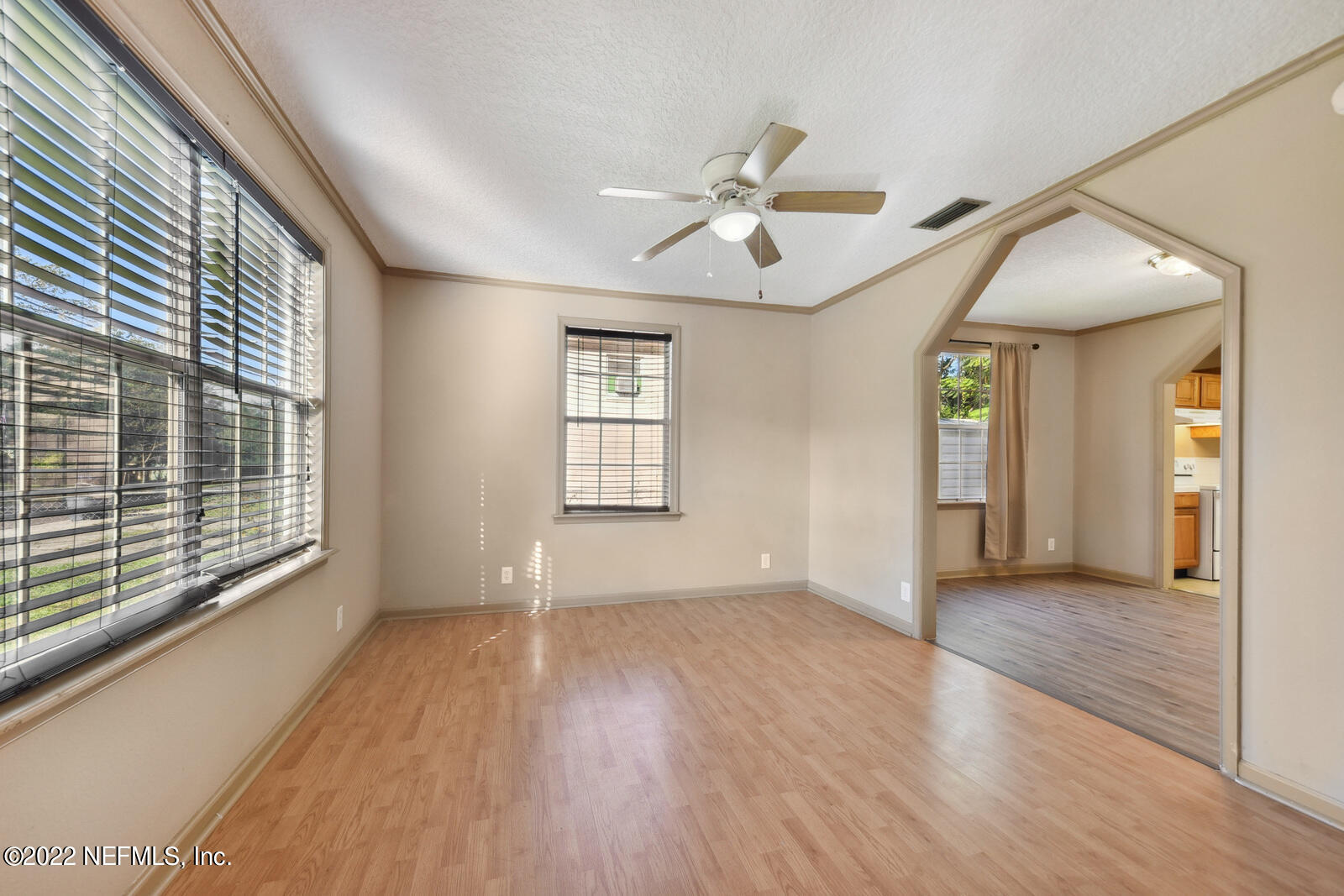 3073 Bessent Road Jacksonville, FL 32218 - Photo 5 of 24 Living Room