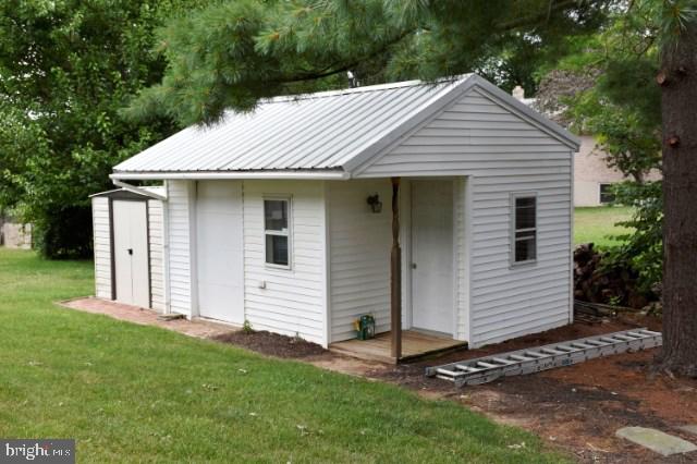 2255 Esbenshade Road York, PA 17408 - Photo 25 of 27