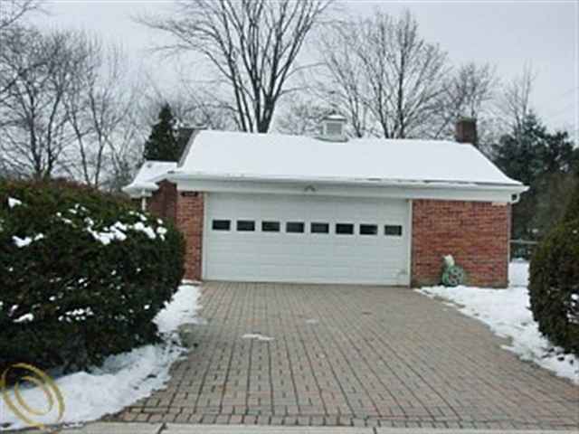 16124 West 13 Mile Road Franklin, MI 48025 - Photo 3 of 6 31044078-2.JPG