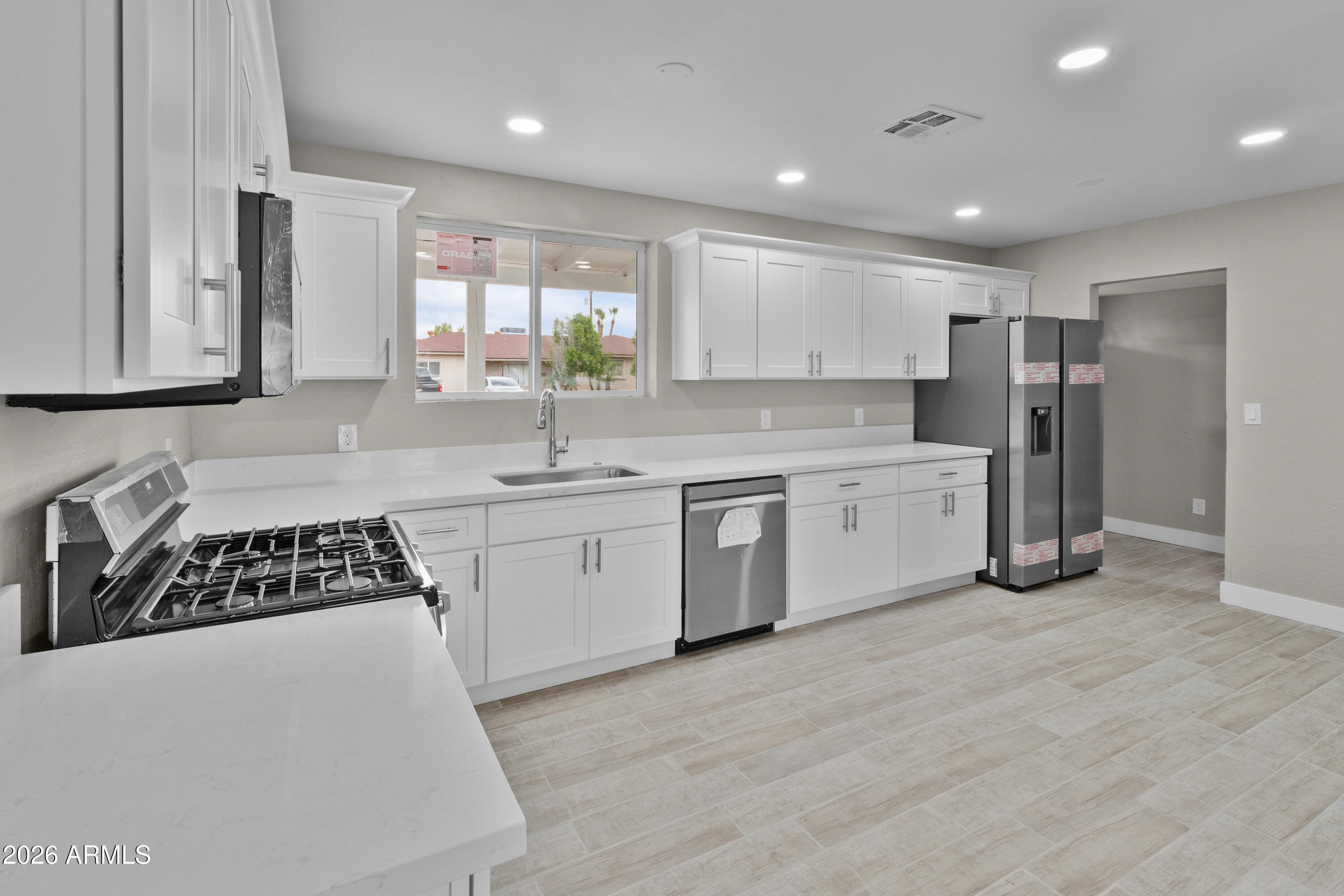 5647 West Roma Avenue Phoenix, AZ 85031 - Photo 4 of 24 IMG_8465