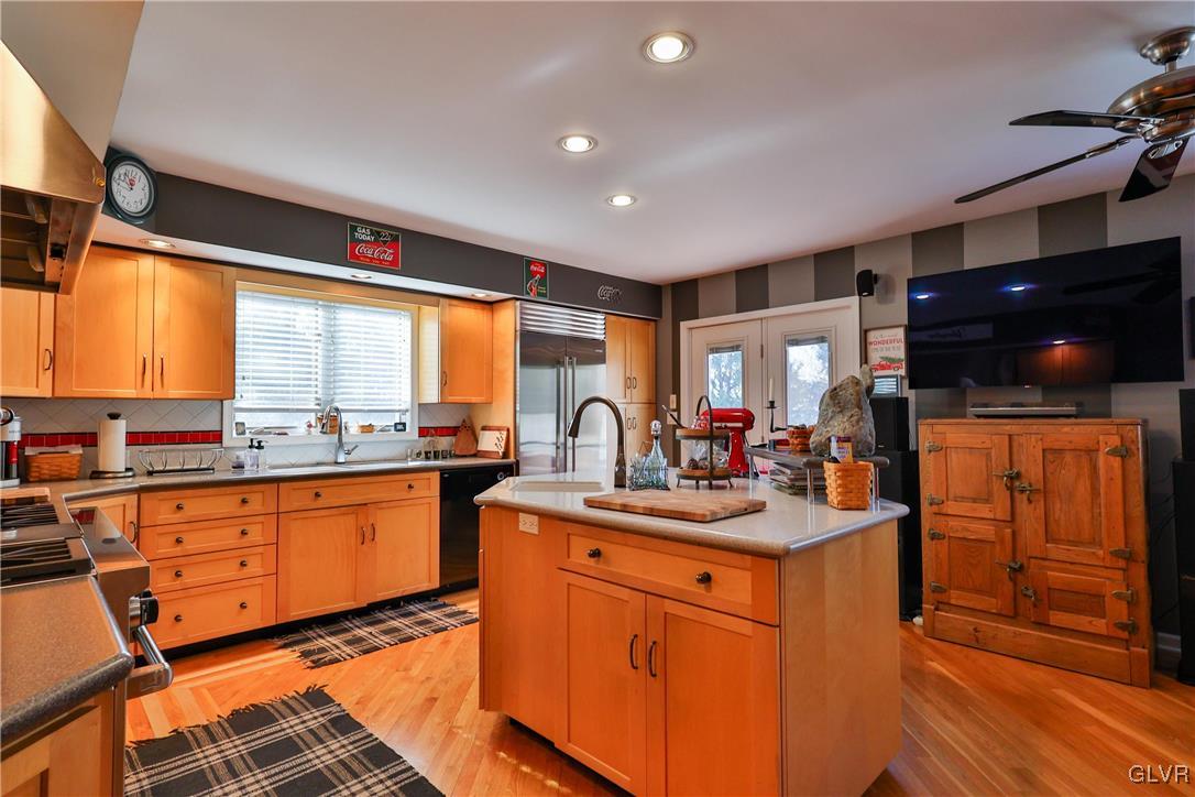 3704 Wilhelm Road Hellertown, PA 18055 - Photo 10 of 52 Kitchen