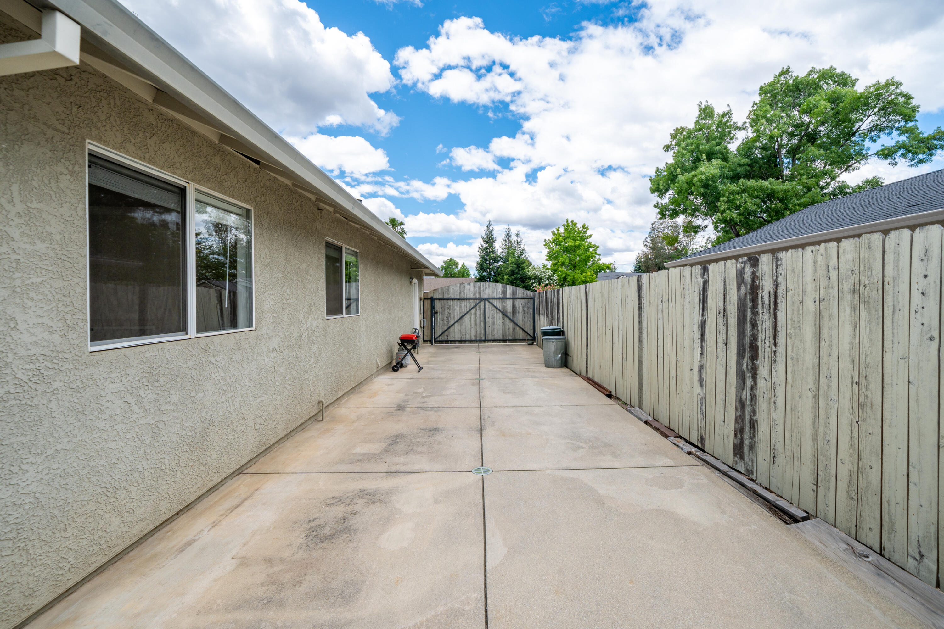 1044 Riviera Drive Redding, CA 96001 - Photo 42 of 46 1044 Riviera Dr-60