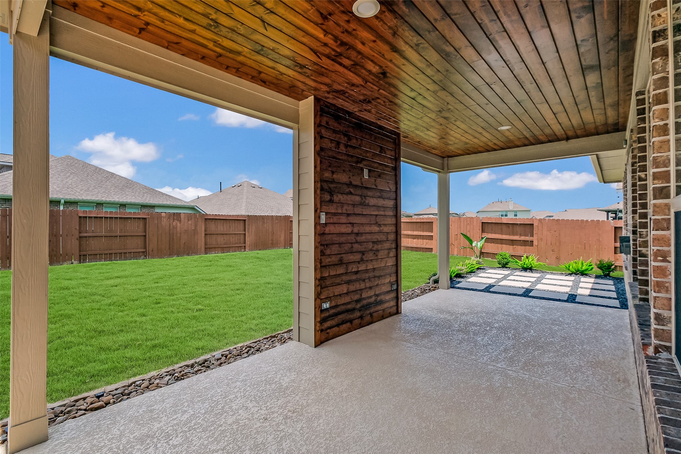 4948 Birchwood Bluff Lane Rosharon, TX 77583 - Photo 23 of 33