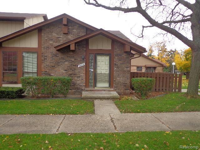 24814 Chalk Farm Road North Warren, MI 48091 - Photo 1 of 12 DSC01387.jpg