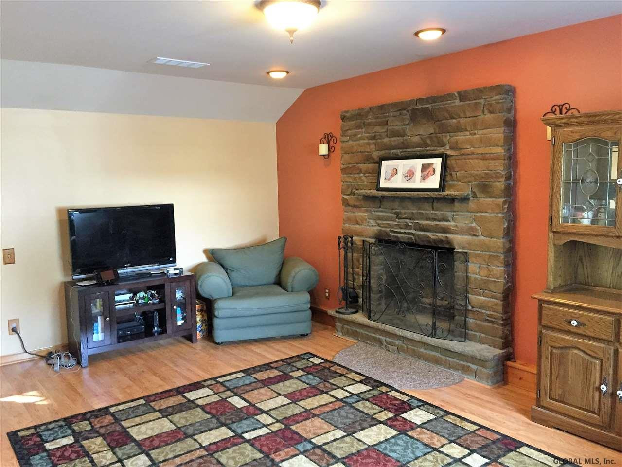 124 Osborne Road Colonie, NY 12205 - Photo 7 of 18 Photo 7