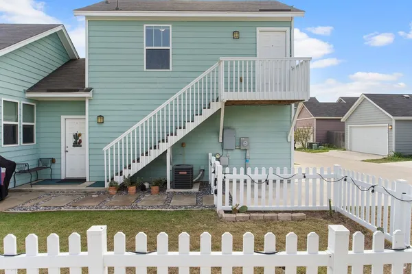 $1,100 | 1600 Arbor Knot Drive, Unit B, Kyle, TX 78640