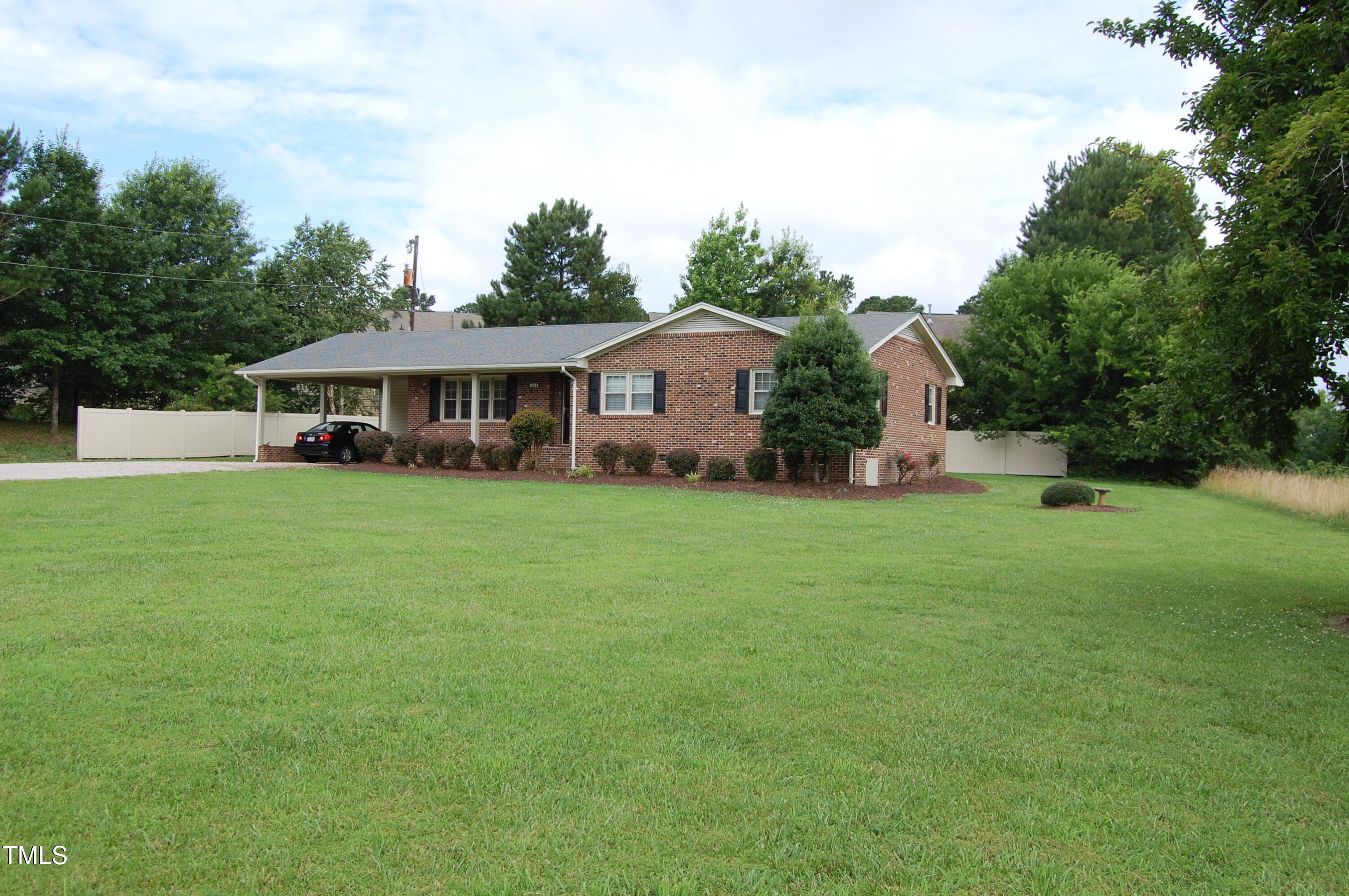 1418 Sherron Road Durham, NC 27703 - Photo 1 of 34 DSC_0368