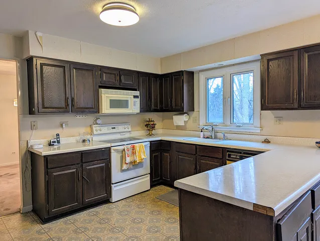 $492,500 | 1206 East Suffield Drive, Arlington Heights, IL 60004