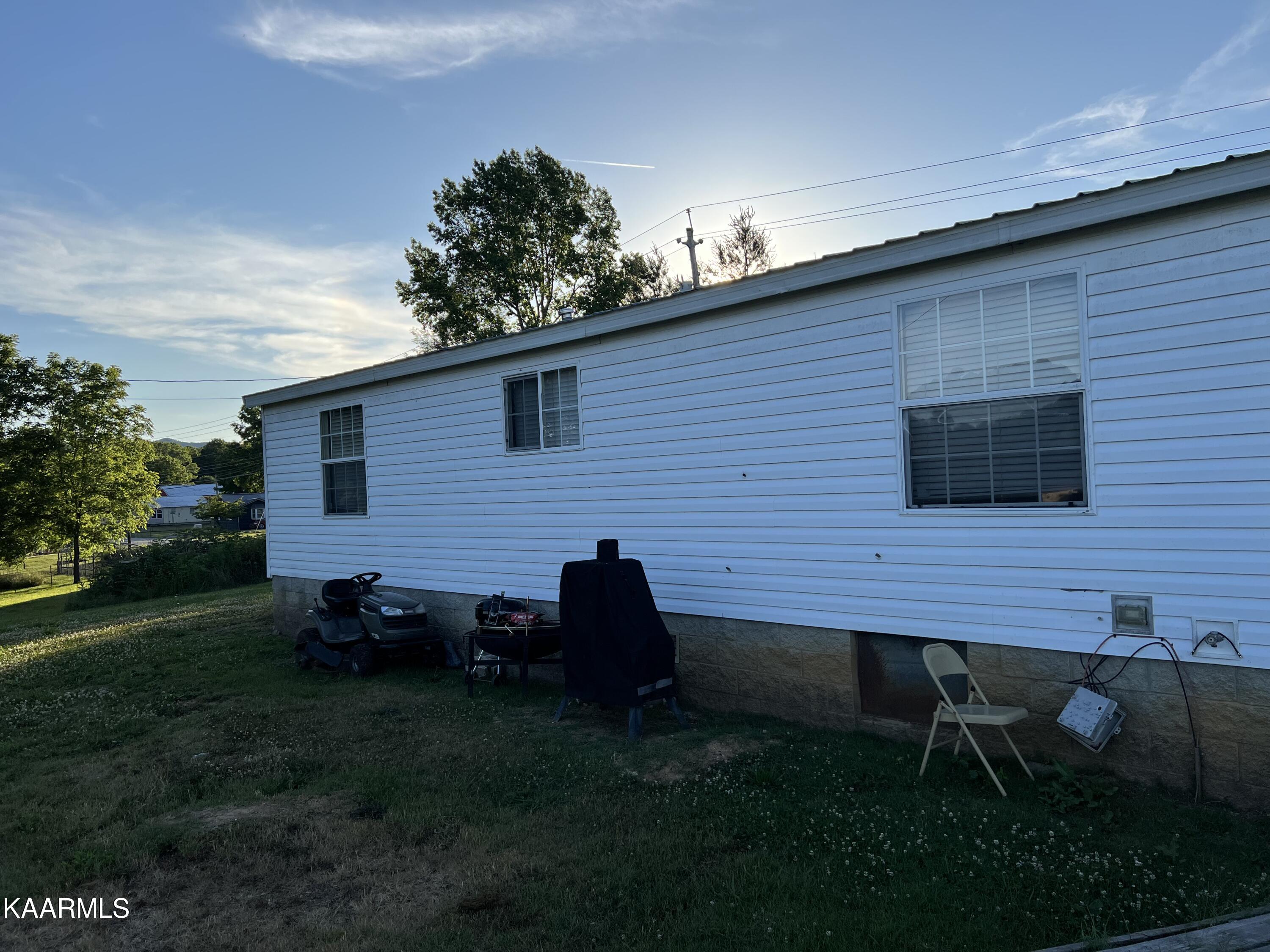 418 Bristol Road Harrogate, TN 37752 - Photo 2 of 26 2FCC1878-F1D1-4C95-96E4-7BCE173EA2B5