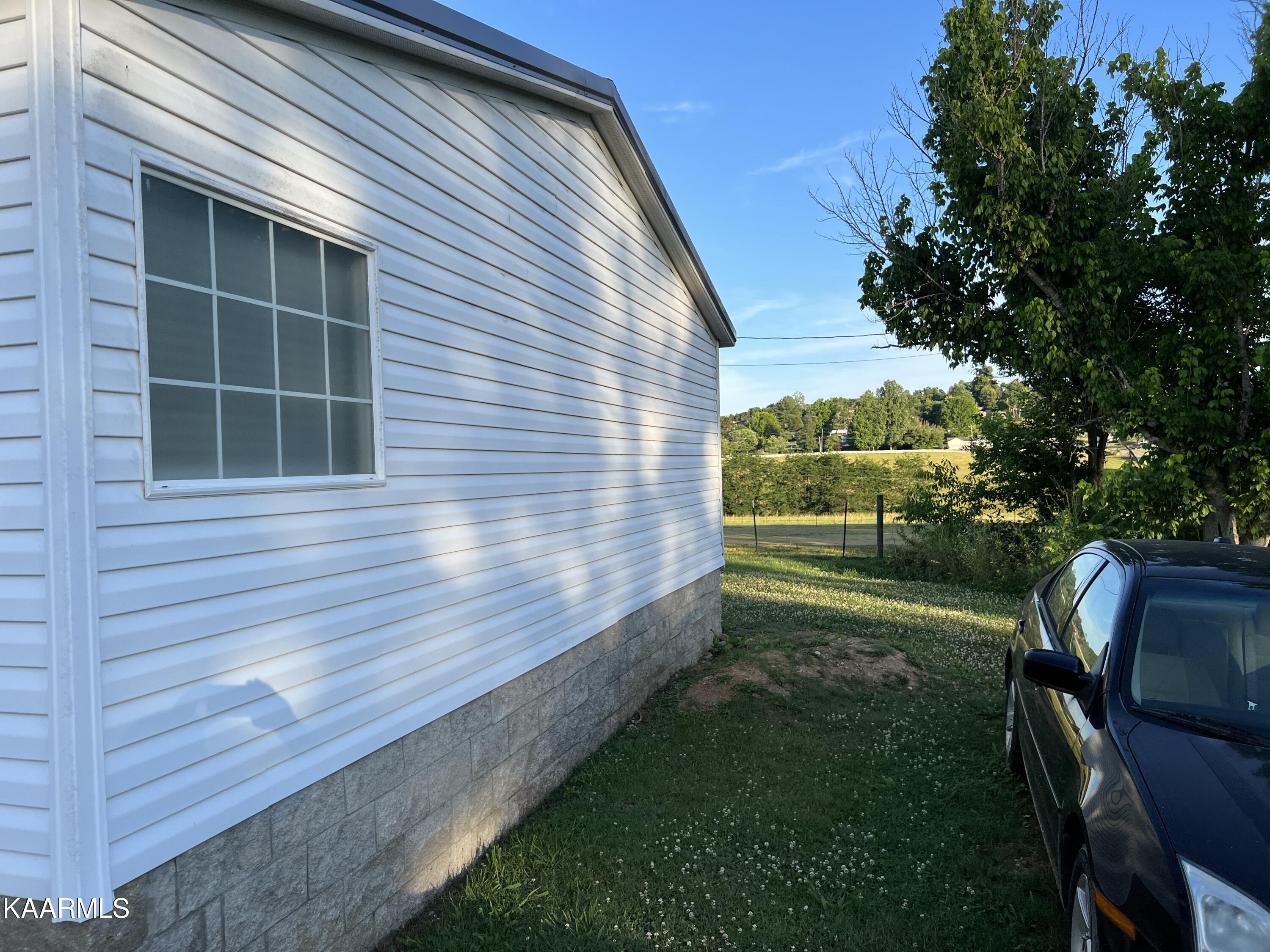 418 Bristol Road Harrogate, TN 37752 - Photo 5 of 26 90F01538-C029-48AF-BBE5-98D2317EF7F3