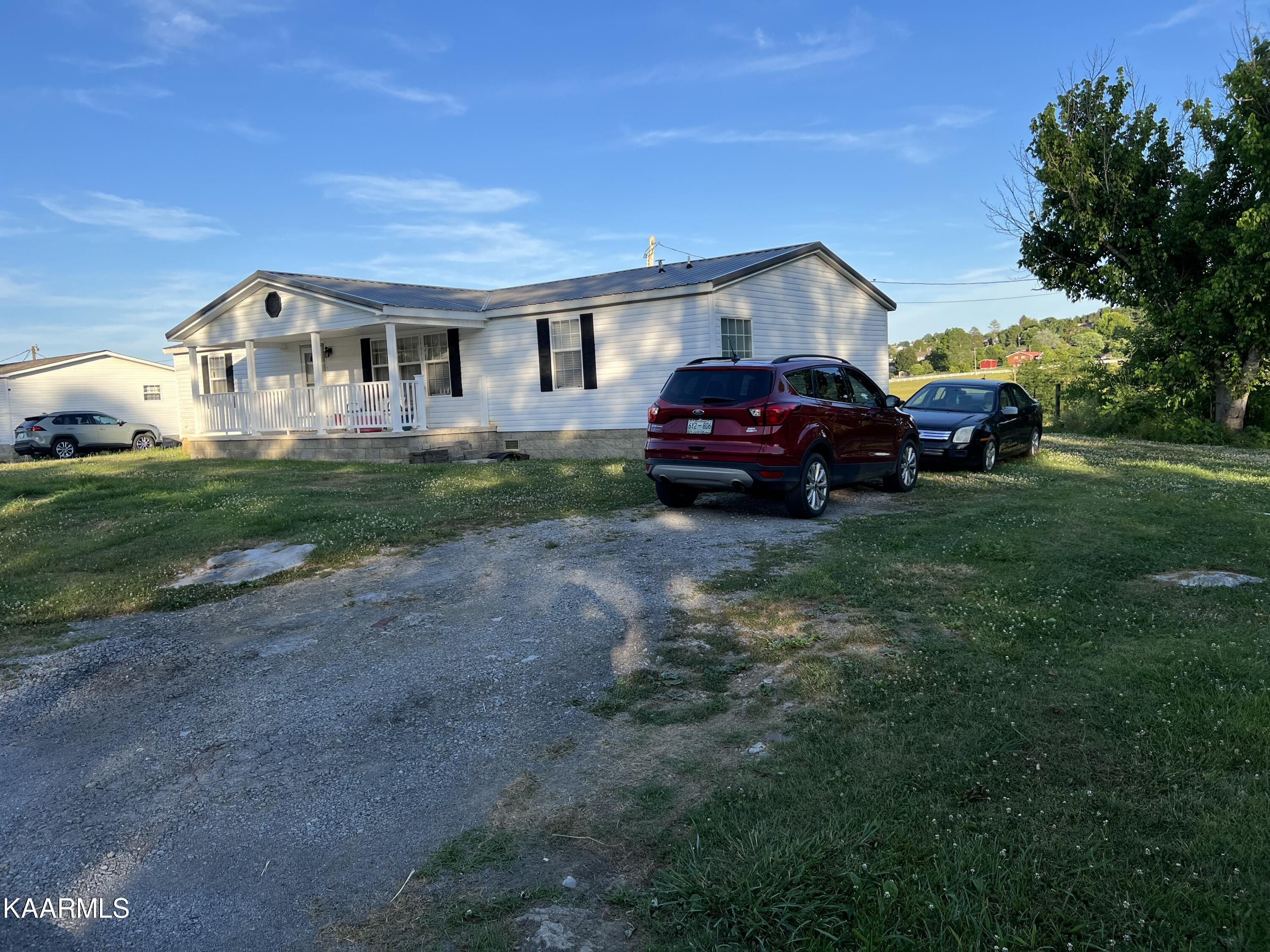 418 Bristol Road Harrogate, TN 37752 - Photo 6 of 26 D0B3A110-7B24-4074-A122-ED046D1EBBB3
