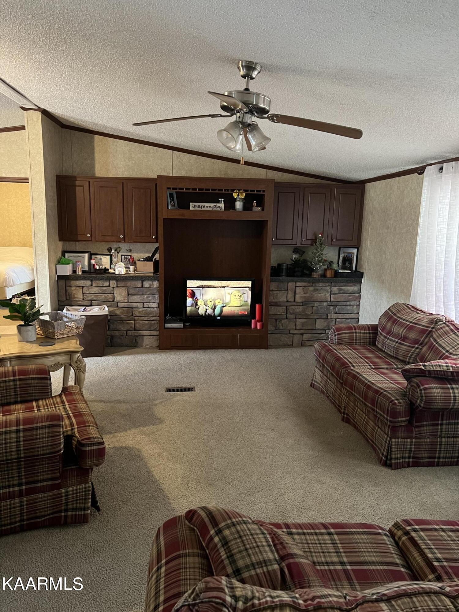 418 Bristol Road Harrogate, TN 37752 - Photo 8 of 26 427B8762-CEC7-475D-A257-843F02964A8E