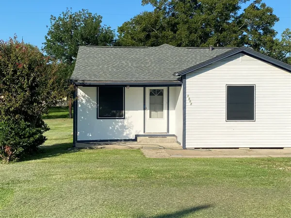 $950 | 1802 North Avenue Q, Freeport, TX 77541