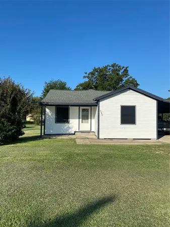 $950 | 1802 North Avenue Q, Freeport, TX 77541