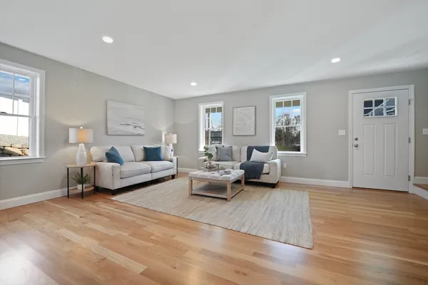 $3,800 | 9 Waterman Way, Unit 9, Middleboro, MA 02346