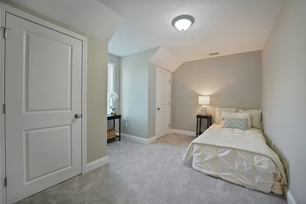 $3,800 | 9 Waterman Way, Unit 9, Middleboro, MA 02346