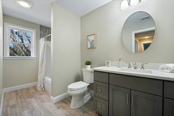 $3,800 | 9 Waterman Way, Unit 9, Middleboro, MA 02346