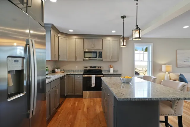 $3,800 | 9 Waterman Way, Unit 9, Middleboro, MA 02346