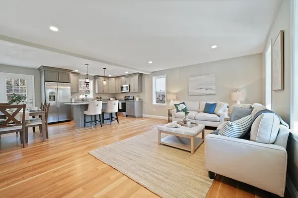 $3,800 | 9 Waterman Way, Unit 9, Middleboro, MA 02346