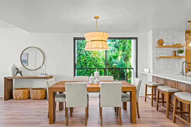 $1,374,900 | 2500 Torrey Pines Road, Unit 305, La Jolla, CA 92037