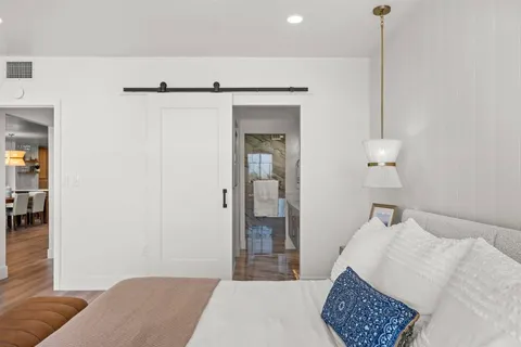 $1,374,900 | 2500 Torrey Pines Road, Unit 305, La Jolla, CA 92037