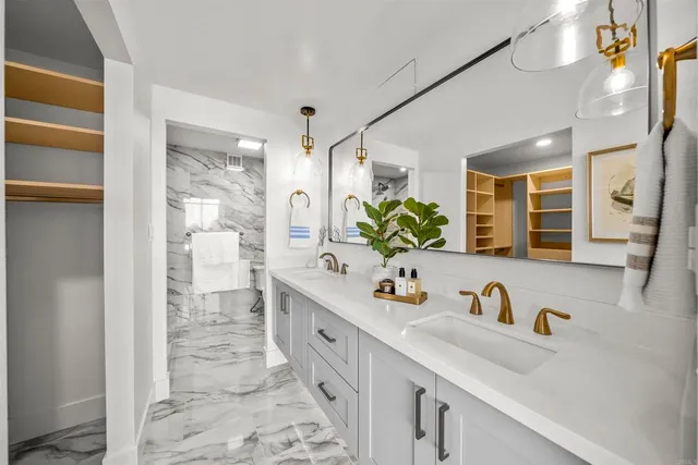 $1,374,900 | 2500 Torrey Pines Road, Unit 305, La Jolla, CA 92037