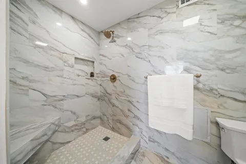 $1,374,900 | 2500 Torrey Pines Road, Unit 305, La Jolla, CA 92037