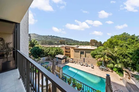 $1,374,900 | 2500 Torrey Pines Road, Unit 305, La Jolla, CA 92037