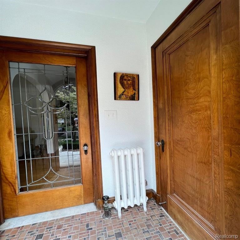 262 Fisher Road Grosse Pointe Farms, MI 48230 - Photo 5 of 47