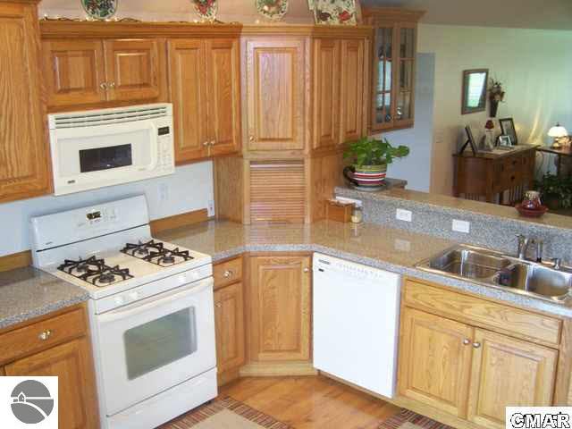 2258 South Nottawa Road Mount Pleasant, MI 48858 - Photo 4 of 9 1773027-3.JPG